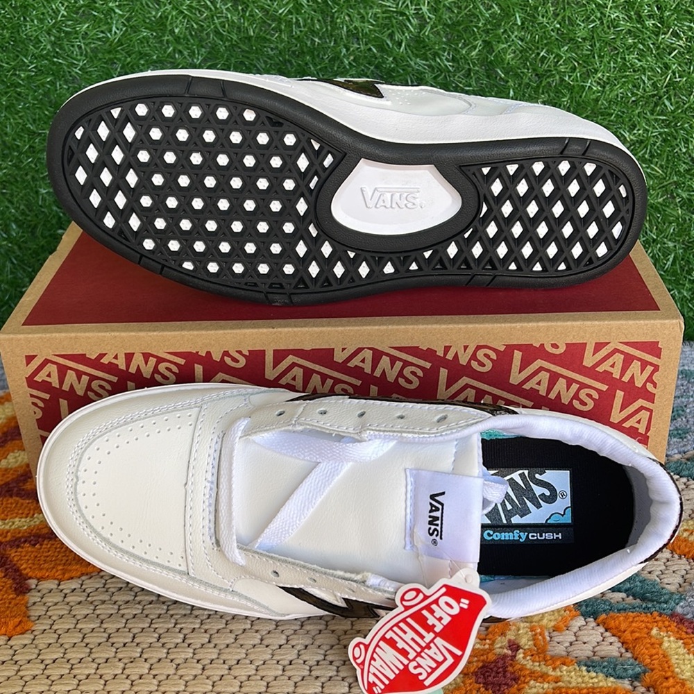 Vans Lowland Cc
(Big Reptile) Tr Wht/Red
VNOATZY909 WMNS sneakers - Picture 4 of 16